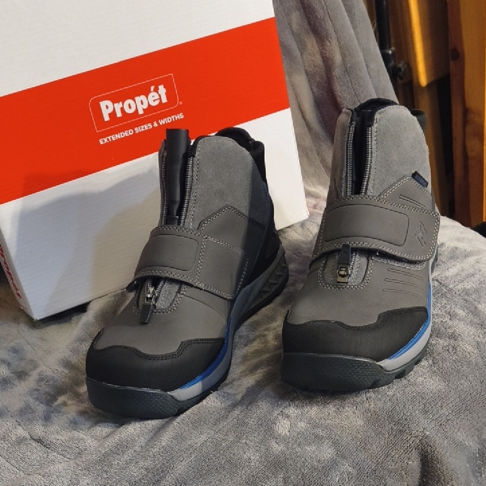 Propet Comfortable Orthopedic Men's Black and Gray Boots Sz 9 1/2